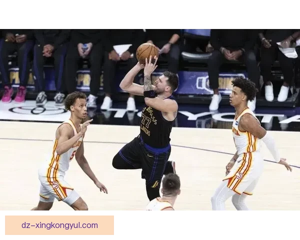 东契奇三分灭詹皇创纪录续史篇